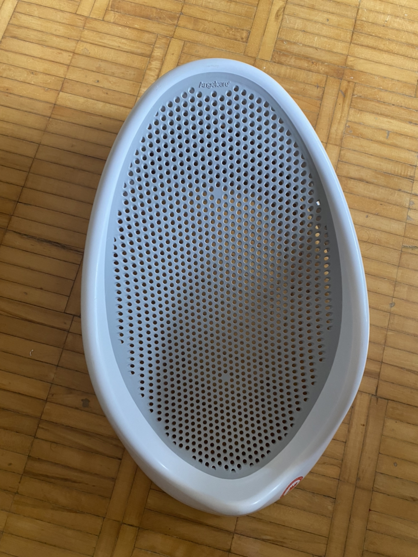 Baby bath tub