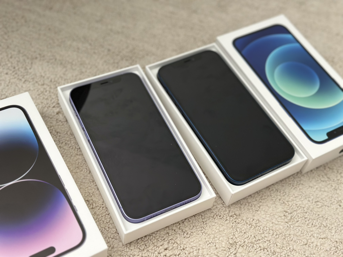 iphone 12 64GB Purple & Blue 480each - photo 2