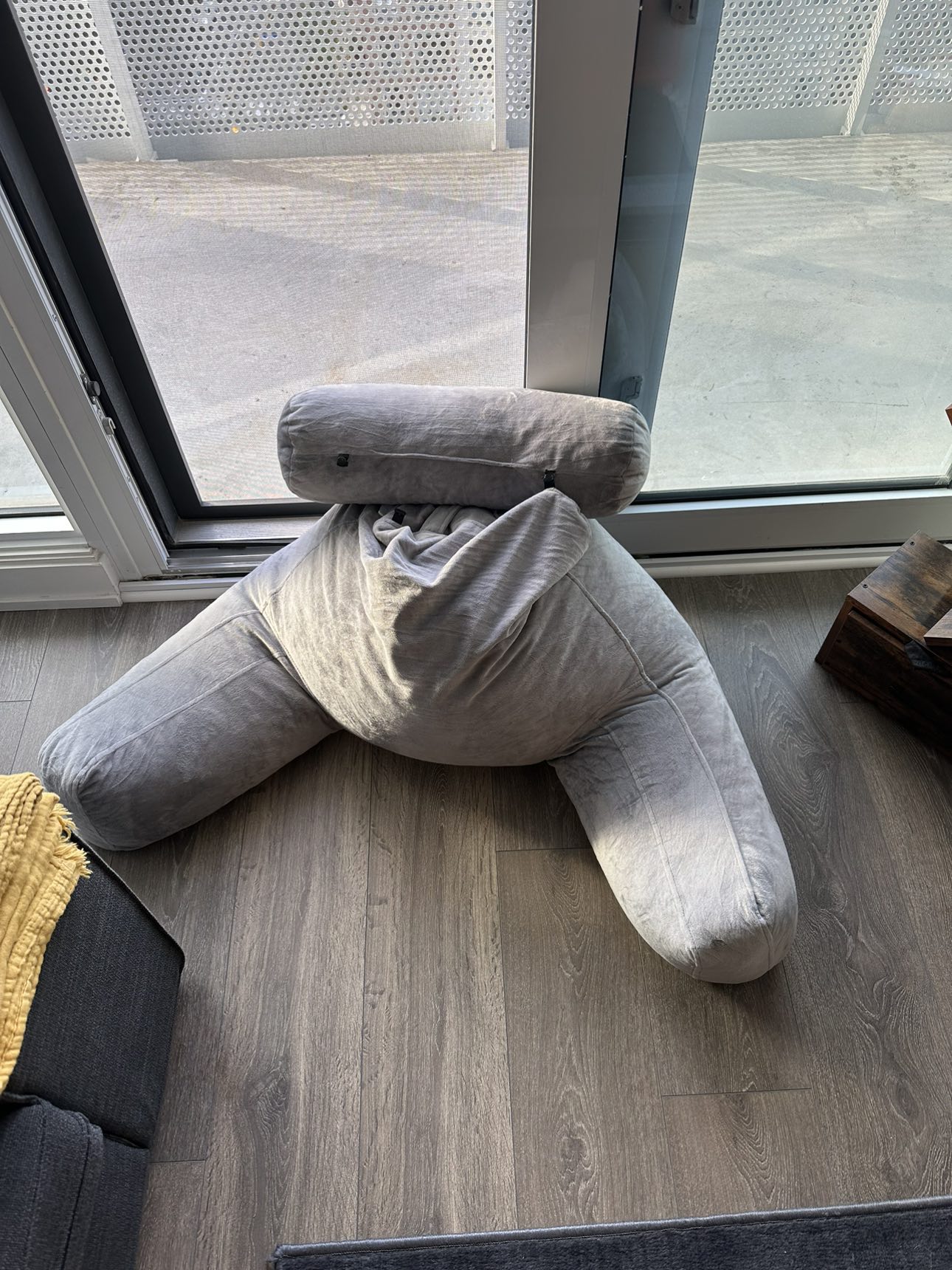 Foam Reading Pillow with Neck Support - photo 2
