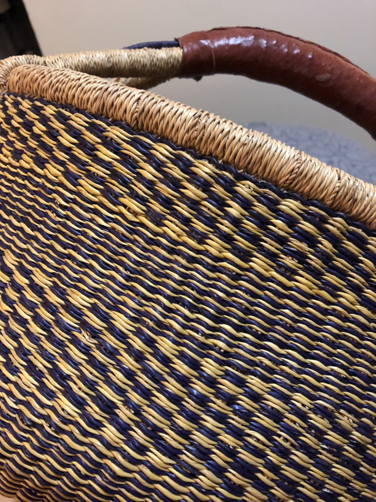 Handwoven African Grass Basket w/ leather handle - photo 5