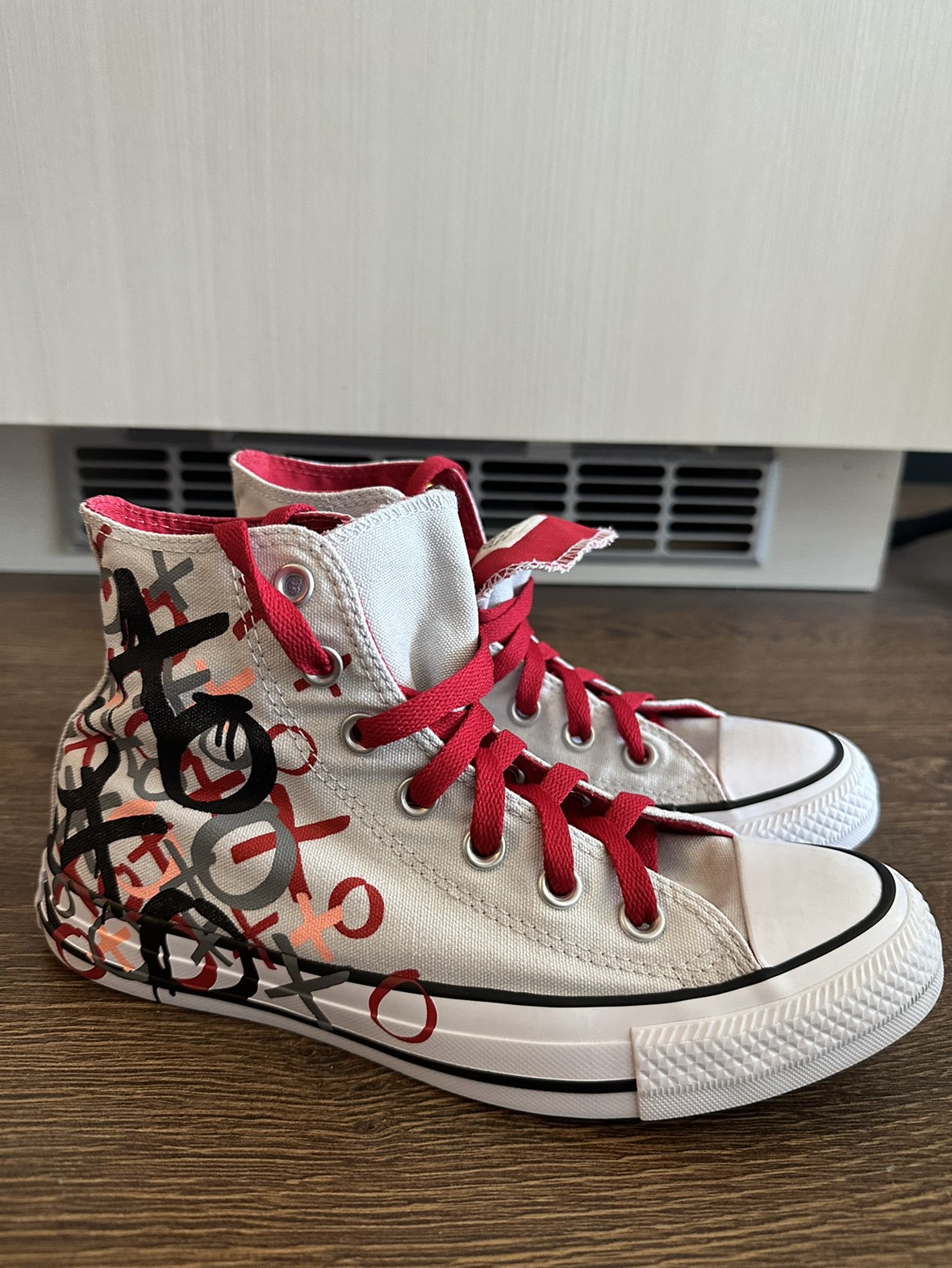New Unique Converse High Top Sneakers Size 6.5 - photo 5