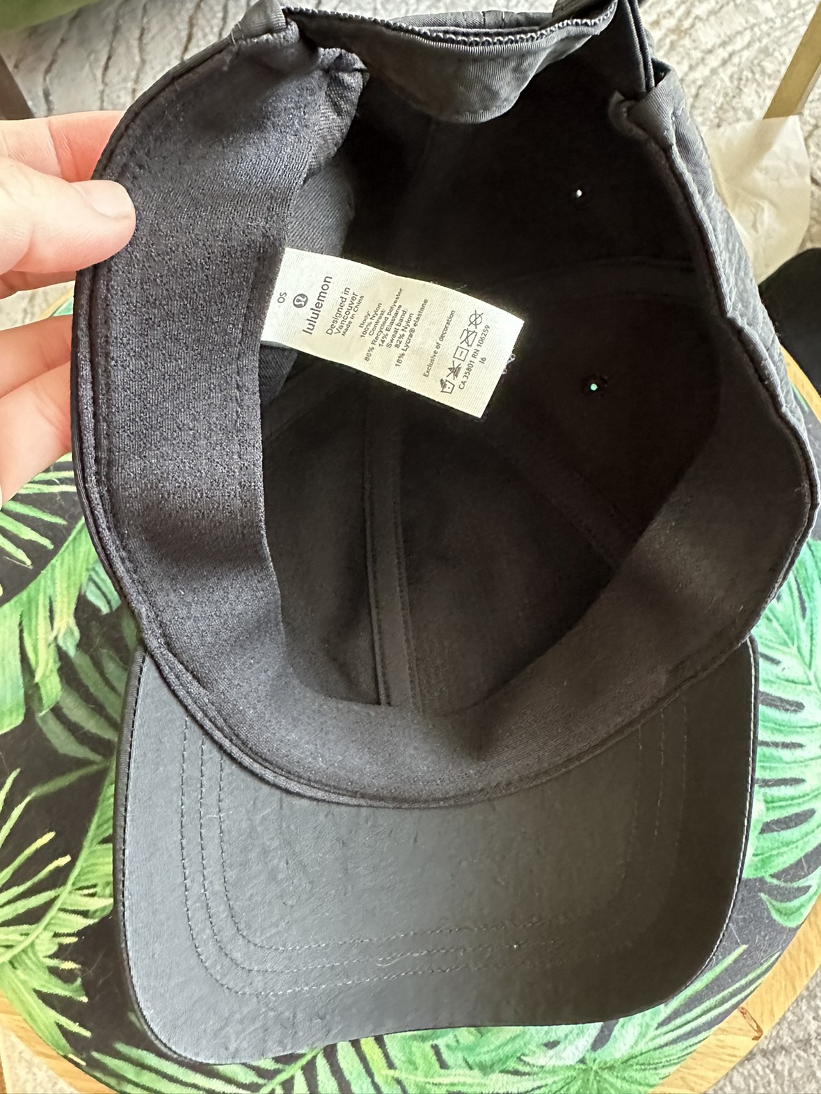 Lululemon Black Hat - photo 2