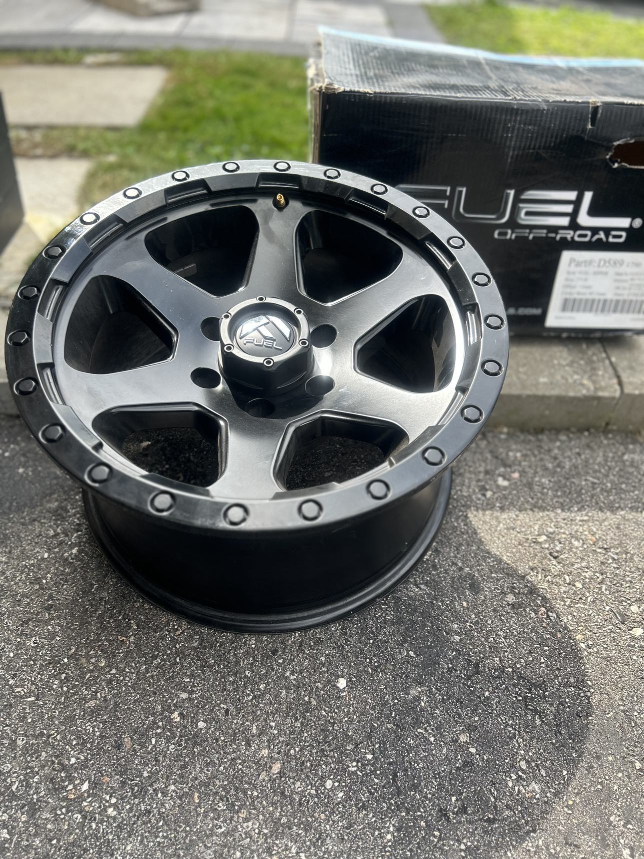 17” Fuel Ripper Rims - photo 3