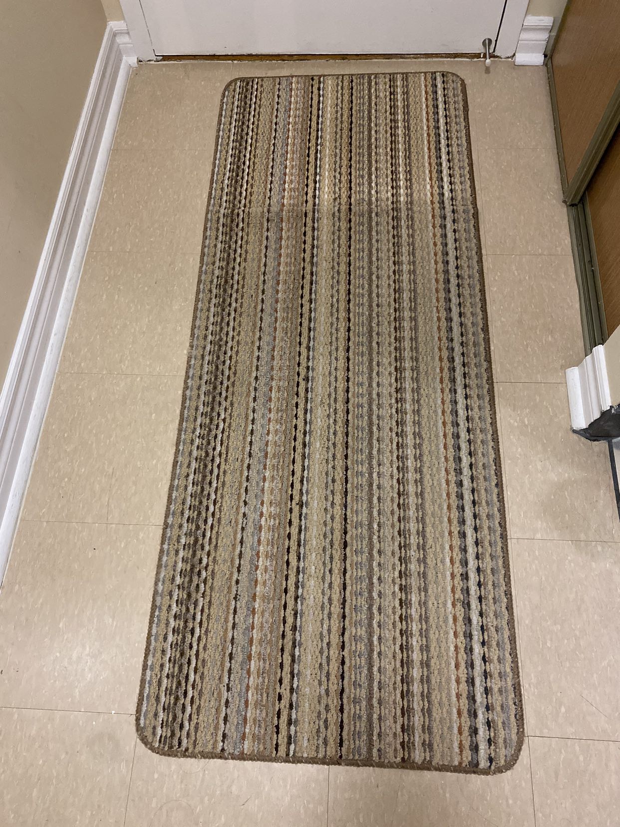 Hallway rug 5x2 feet thumbnail