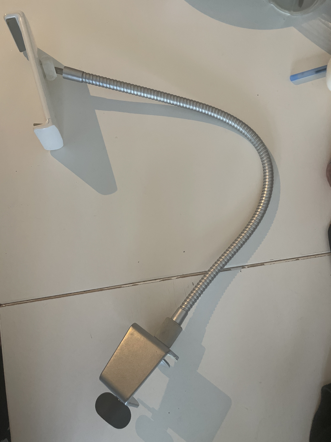 #freecycle Mobile And tablet holder image indicator(2)