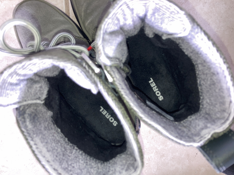 SOREL Women’s waterproof winter boots 6.5 image indicator(6)