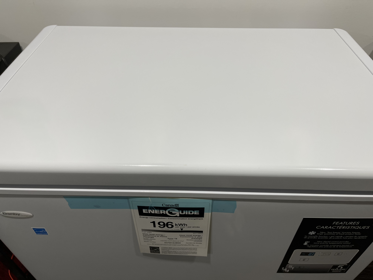 Danby freezer 5.1 cu ft. As good as new - photo 2