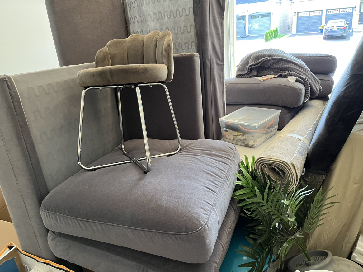 Free Furniture - photo 4