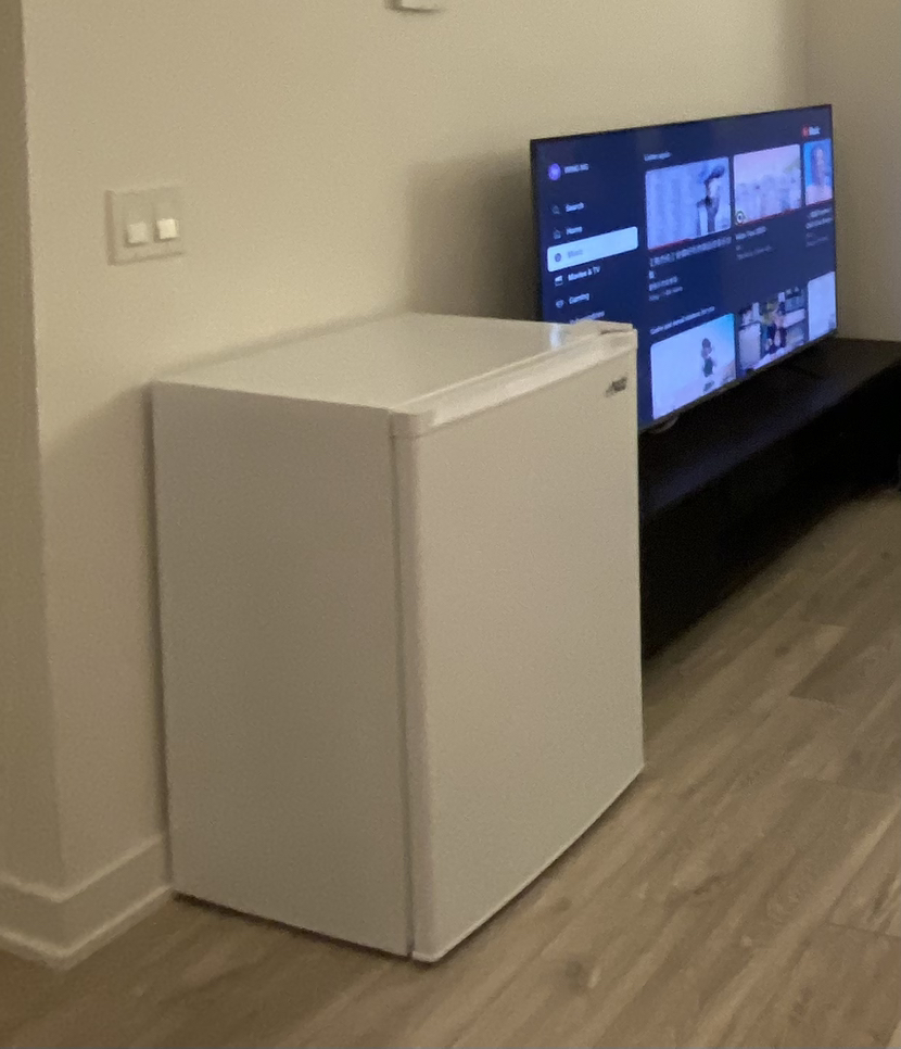 Arctic King 3.0 cu ft upright freezer *less than a year* image indicator(3)