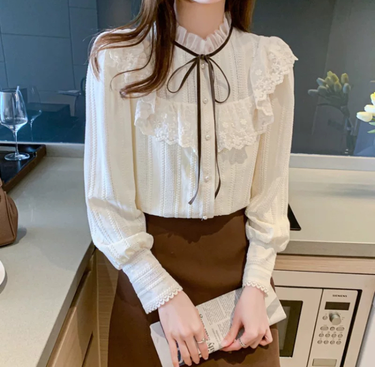 Woman lace shirt small size thumbnail
