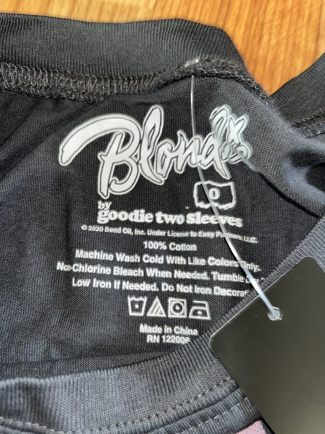 NWT ladies BLOnDIE concert tshirt - photo 2
