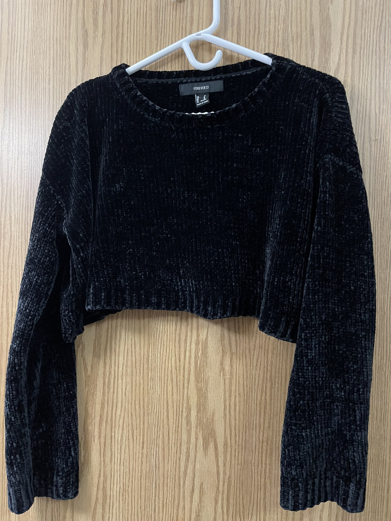 F 21 crop top long sleeve thumbnail