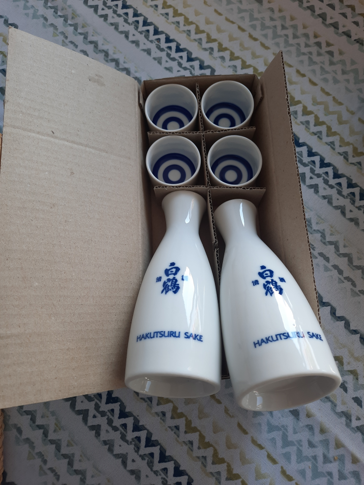 #freecycle  Vintage Porcelain Japanese Sake Bottles-Vases+ cups thumbnail