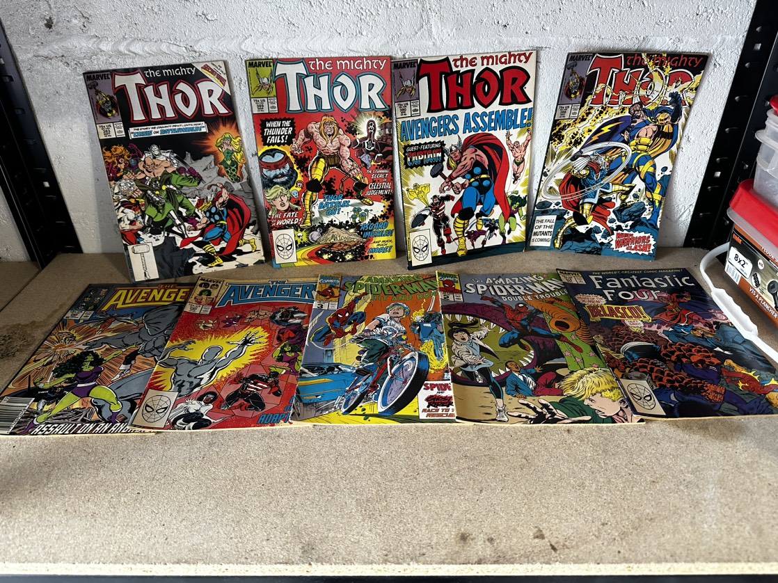 9 Assorted Marvel Comics thumbnail