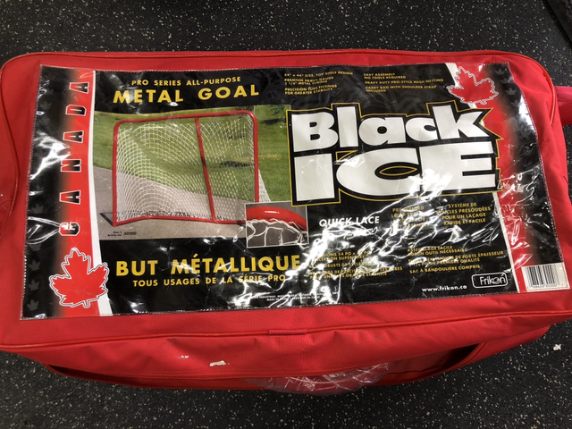 * BNIB* Hockey Goal net - Pro series metal hockey goal net