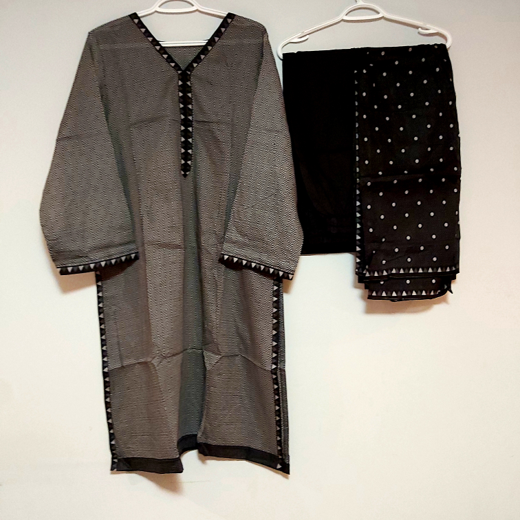 Pakistani Ladies Lawn Suits 3 Pieces Original SALINA Large Size image indicator(4)