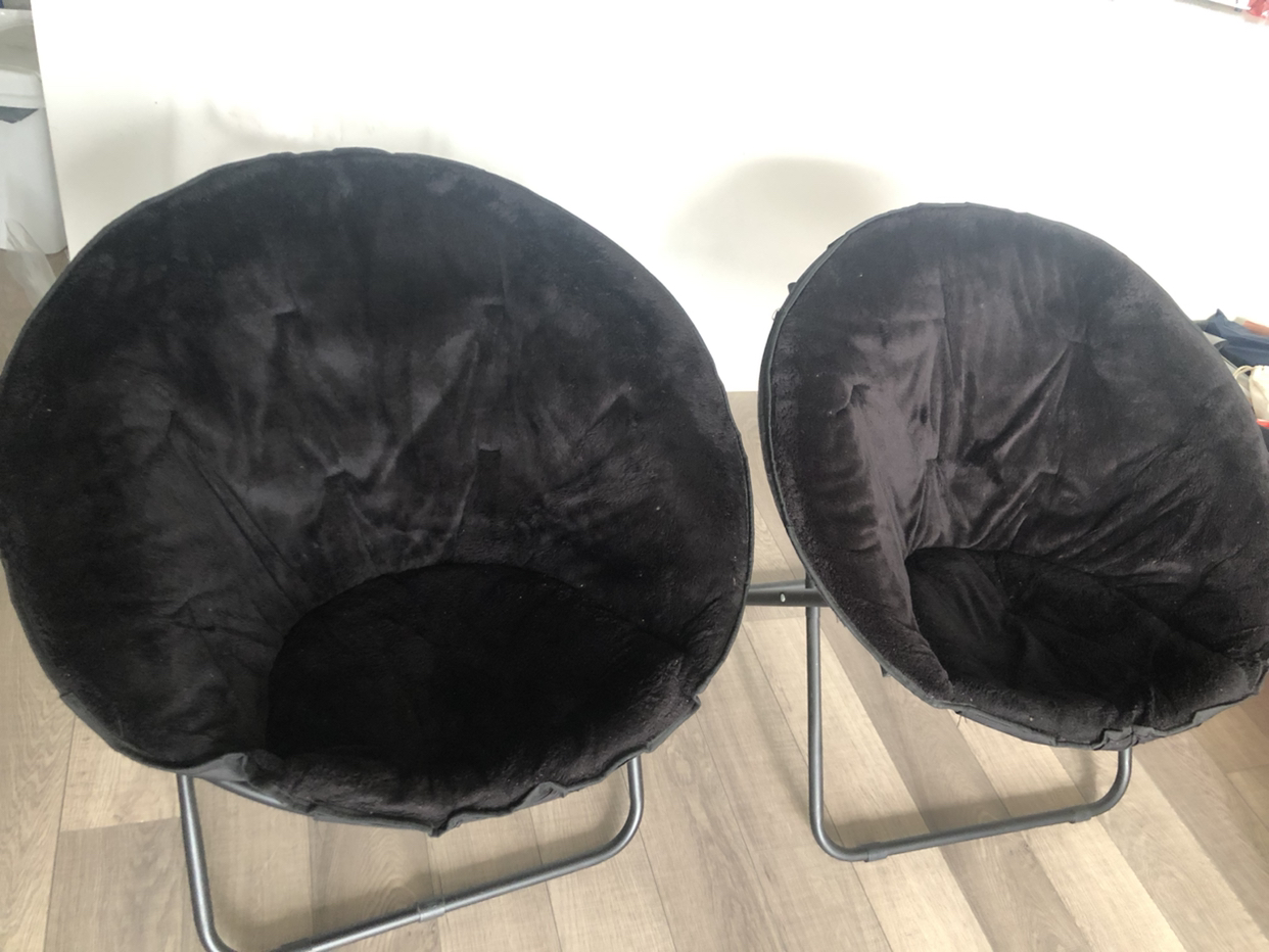 Folding Round Chairs
