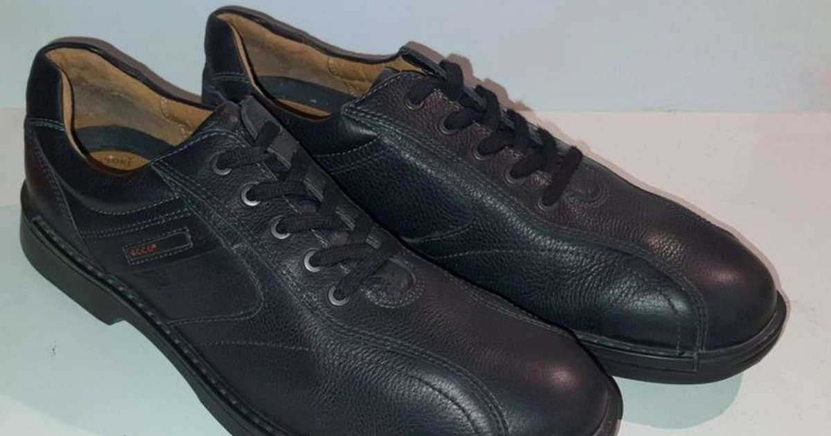 Ecco light 2025 mens shoes