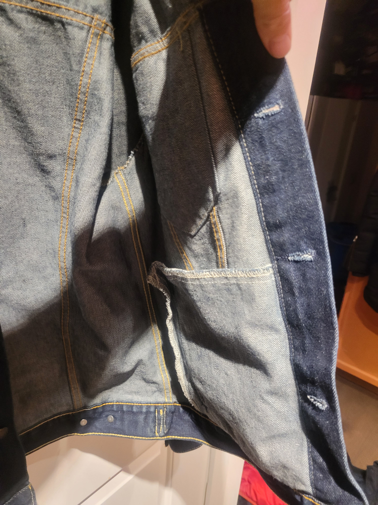 Men's Medium Levi's original denim jacket - photo 3