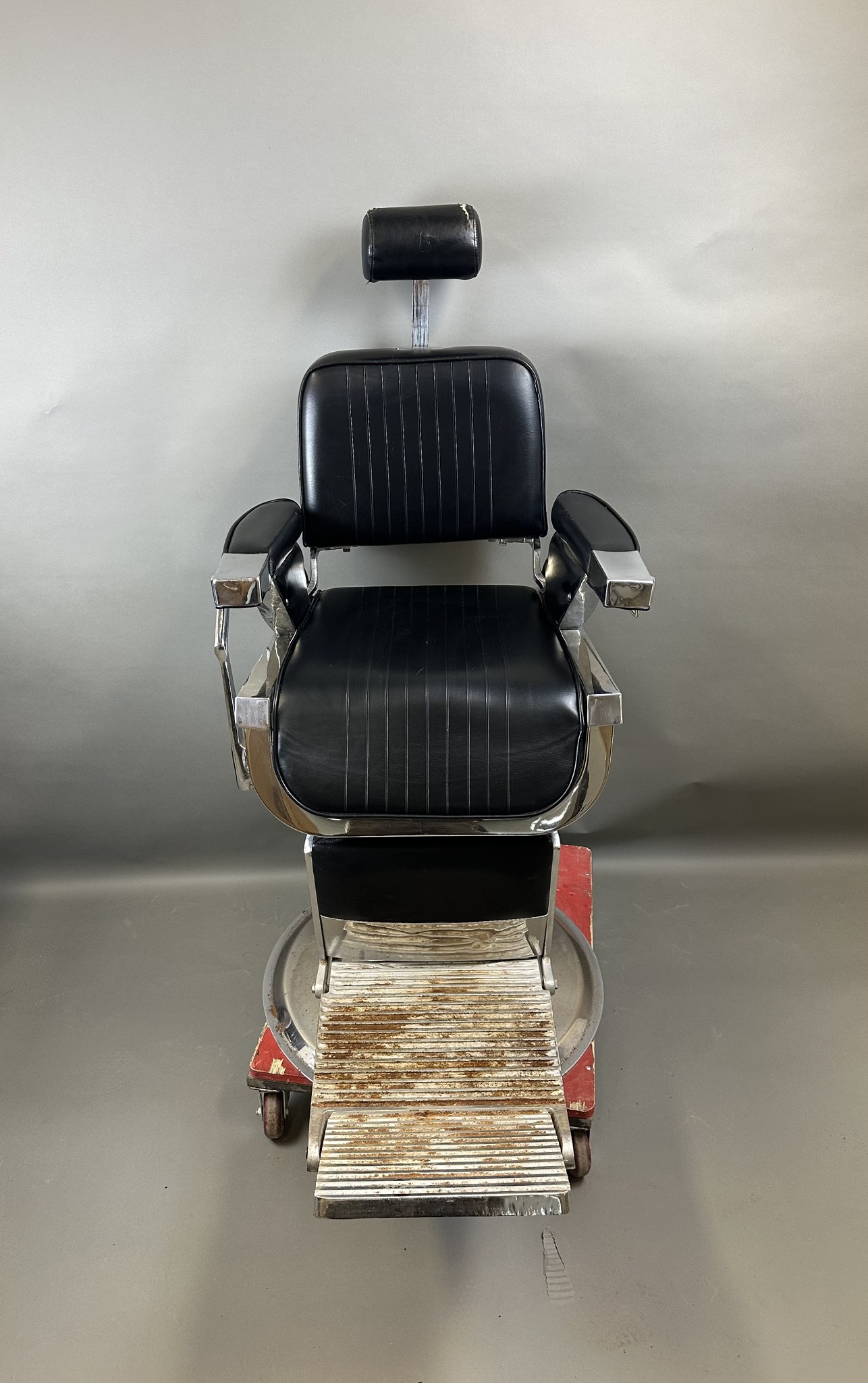 Vintage Sumyield Barber Chair