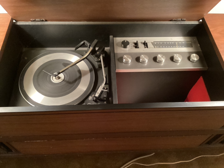 MCM Stereo Console - photo 3