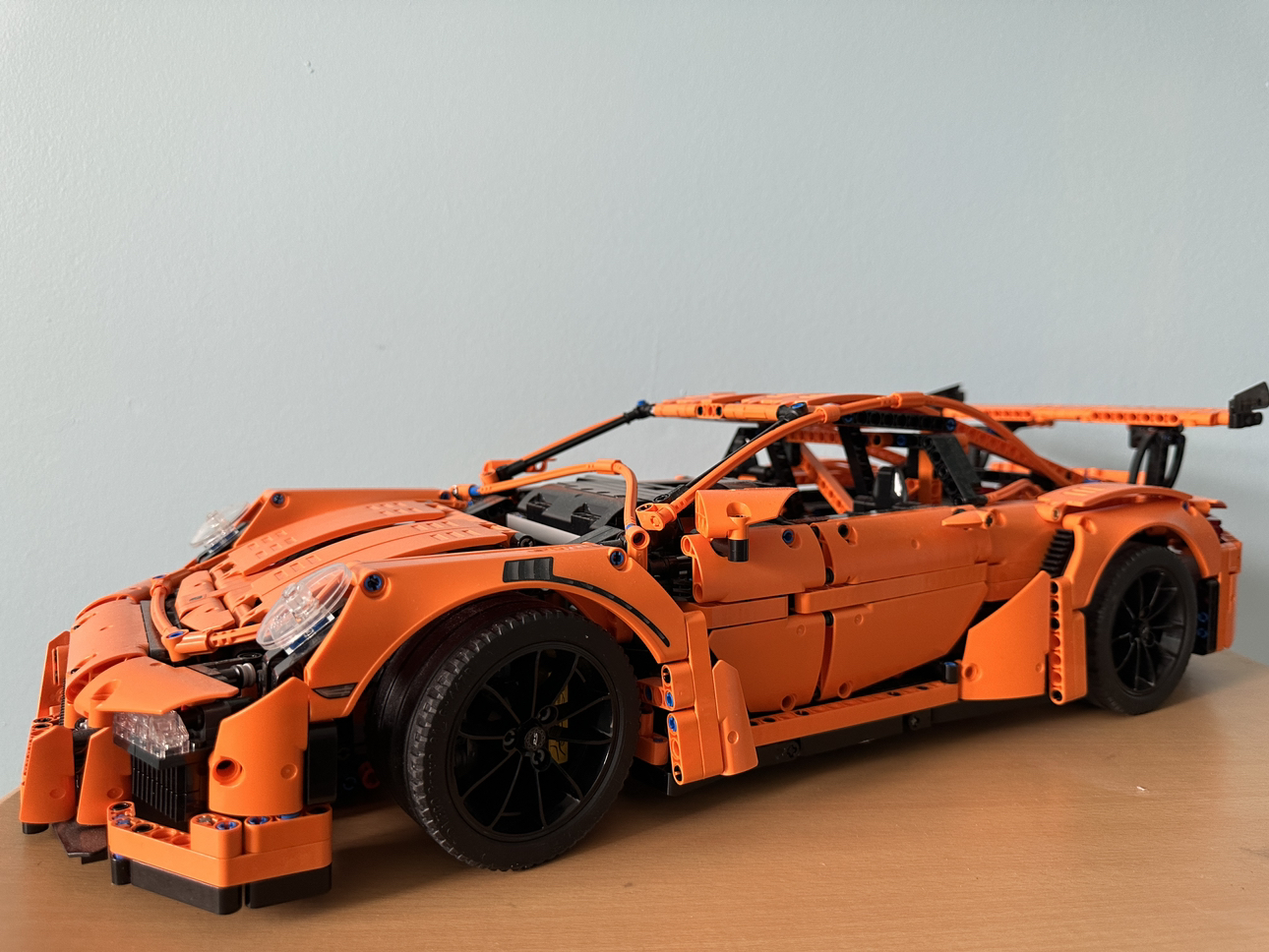 LEGO 42056 Technic Porsche 911 GT3 RS image indicator(6)