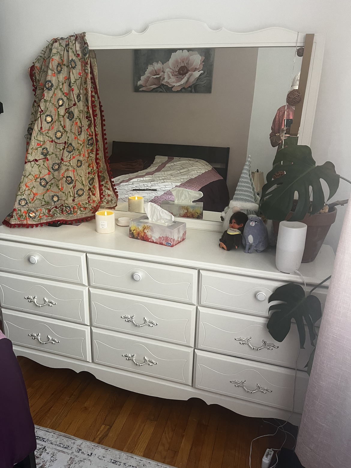 White dresser - photo 2