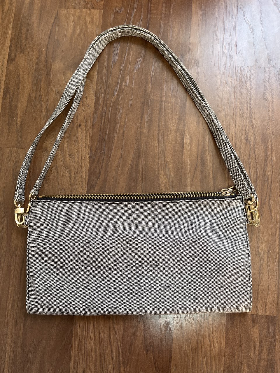 Tote & clutch bag thumbnail