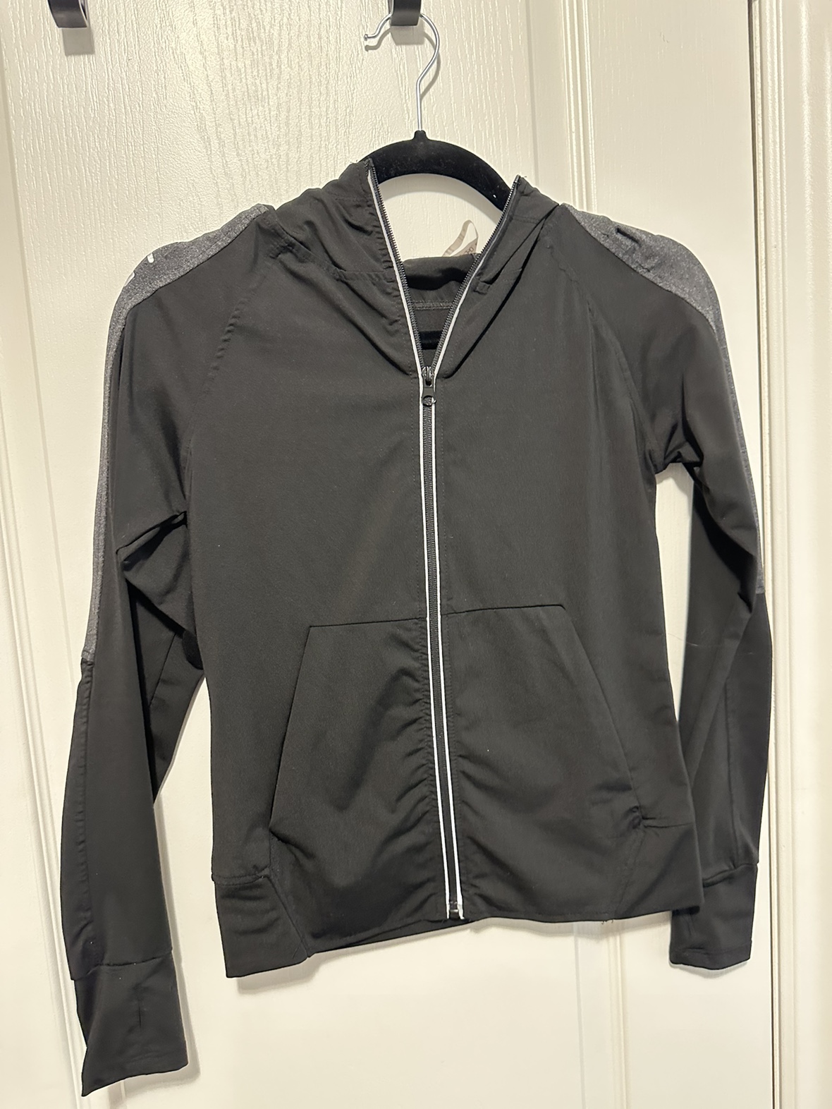 thin running sweater