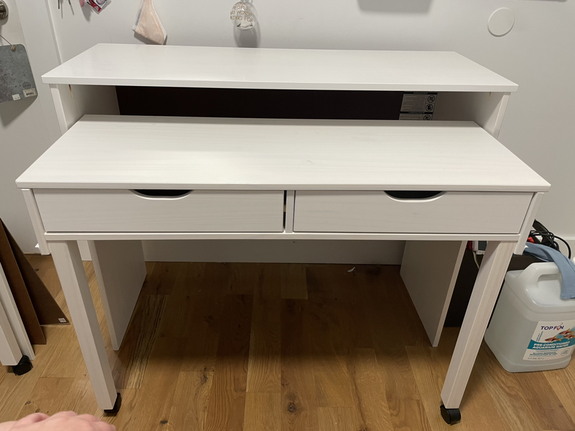 White desk - photo 3