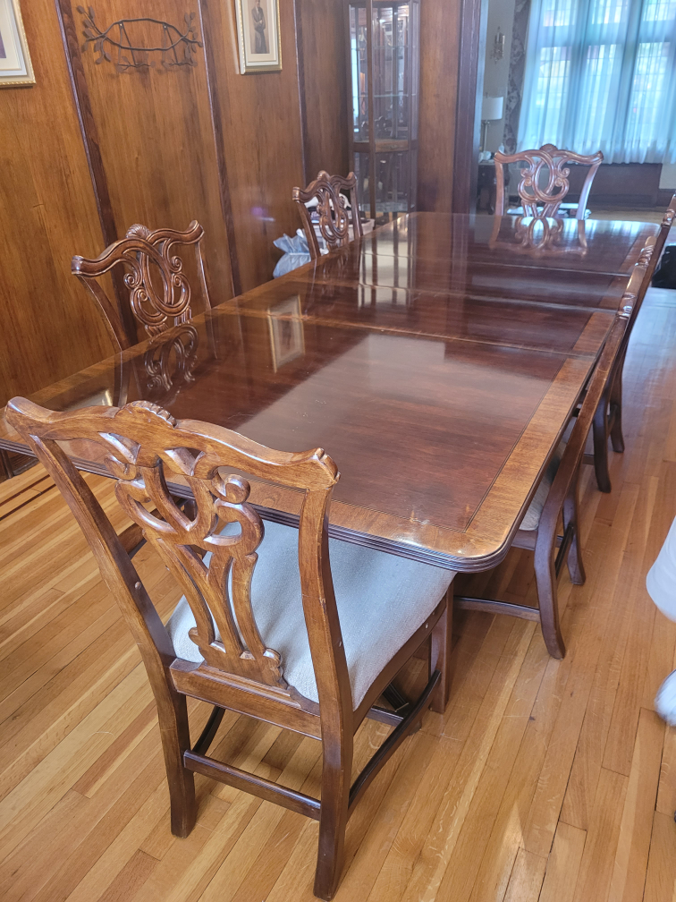 Dining room table