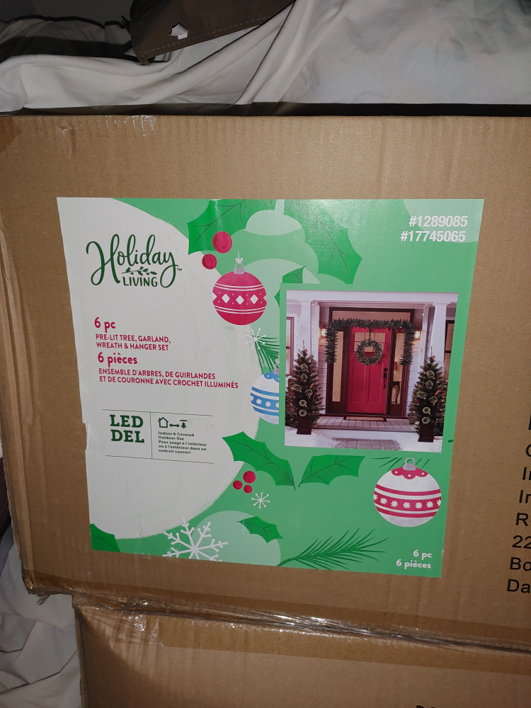 6 pc-LIT TREE,Garland,Breath & Hanger Set