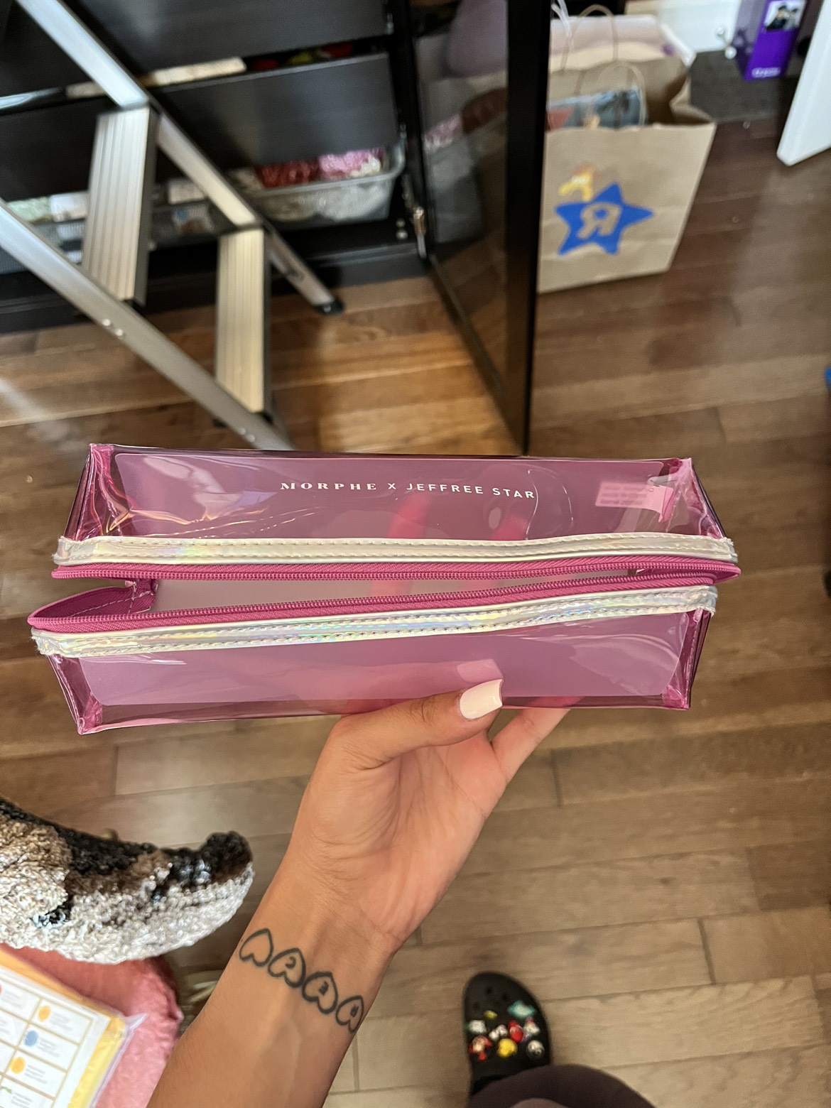Makeup pouch thumbnail