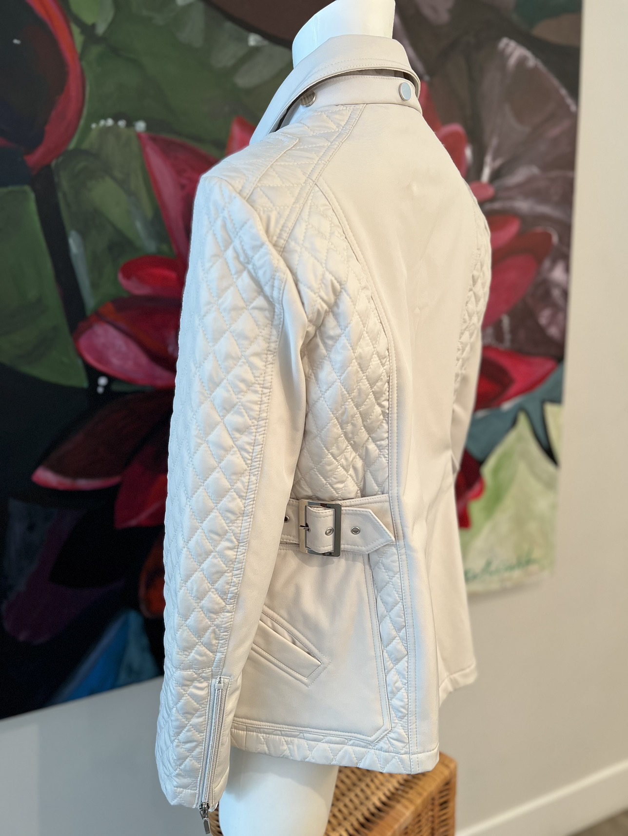 Jacket size small-off white in colour - size S image indicator(3)