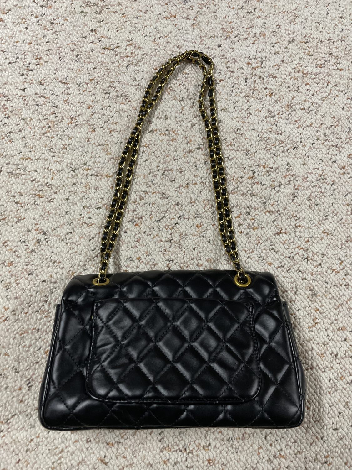 Black and gold purse image indicator(2)