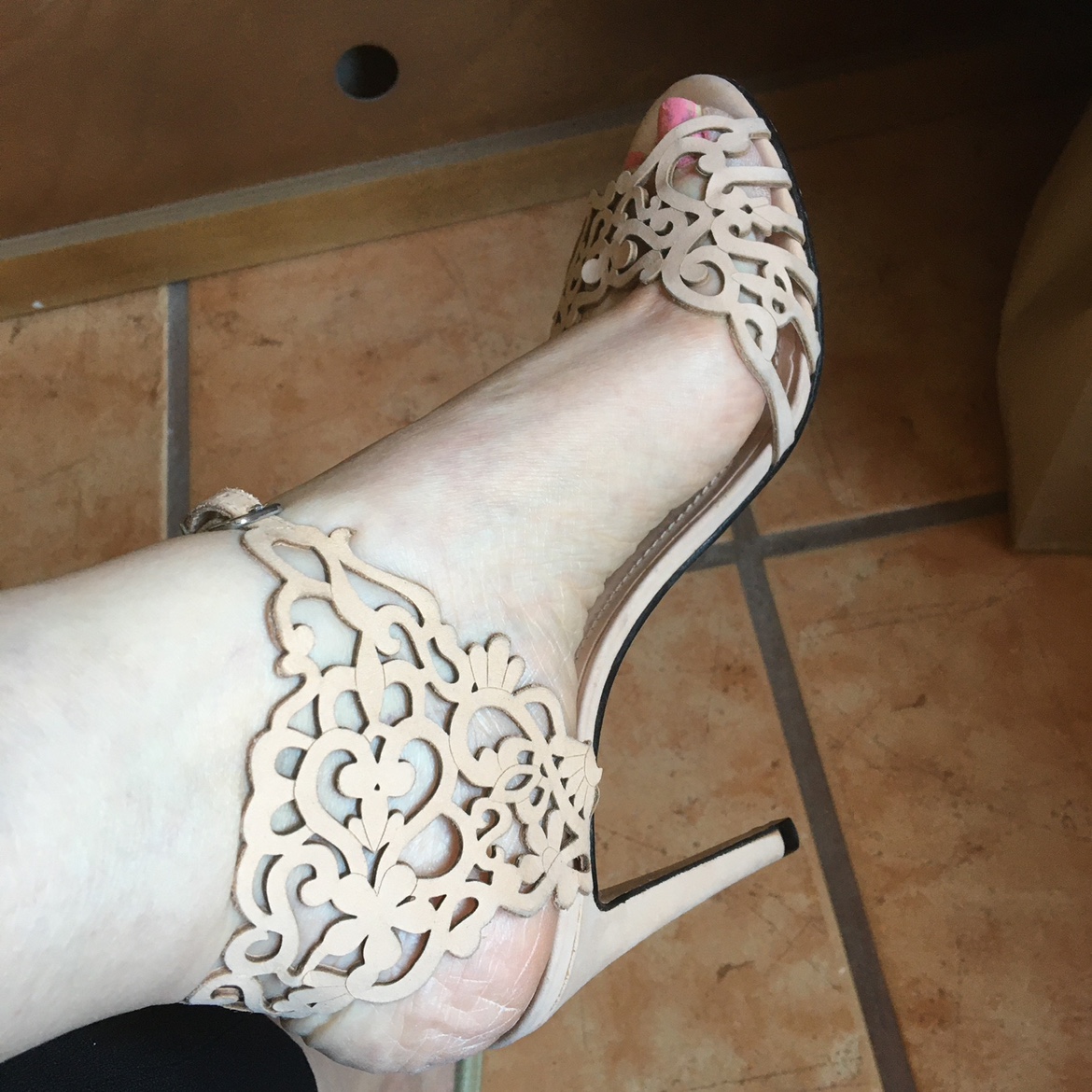 Beautiful, elegant shoes image indicator(2)