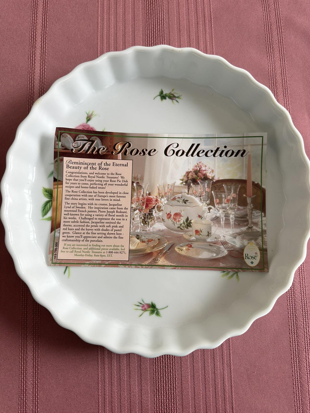Christine Holm Porcelain Rose Bud Fluted Pie Plate