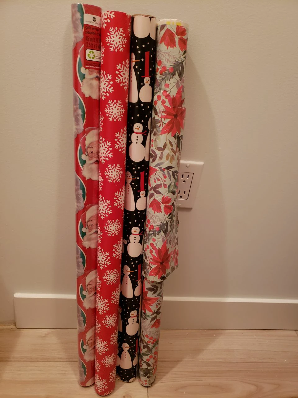 Cute Christmas wrapping paper thumbnail