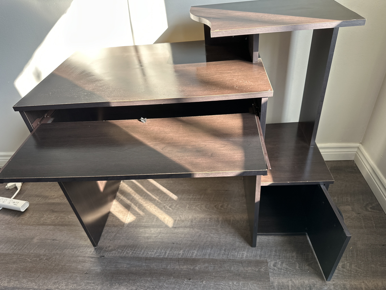 Computer table