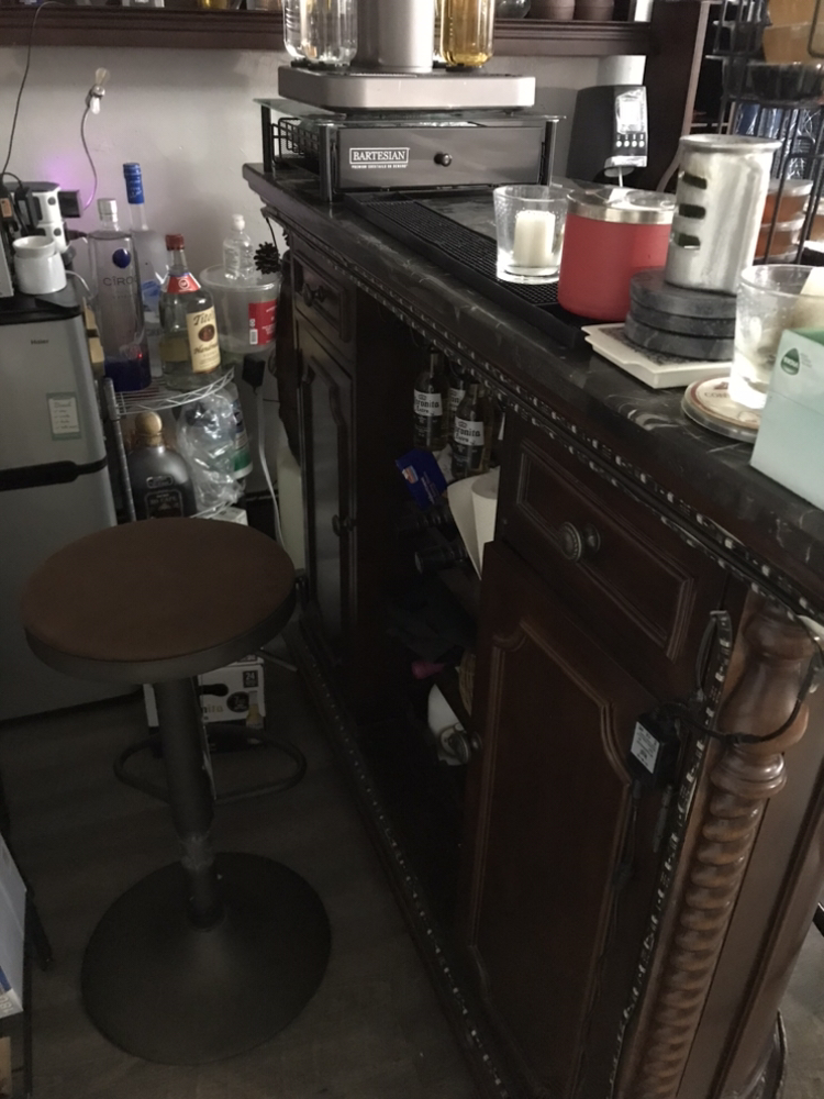 Bar table with chairs and mirror - photo 5