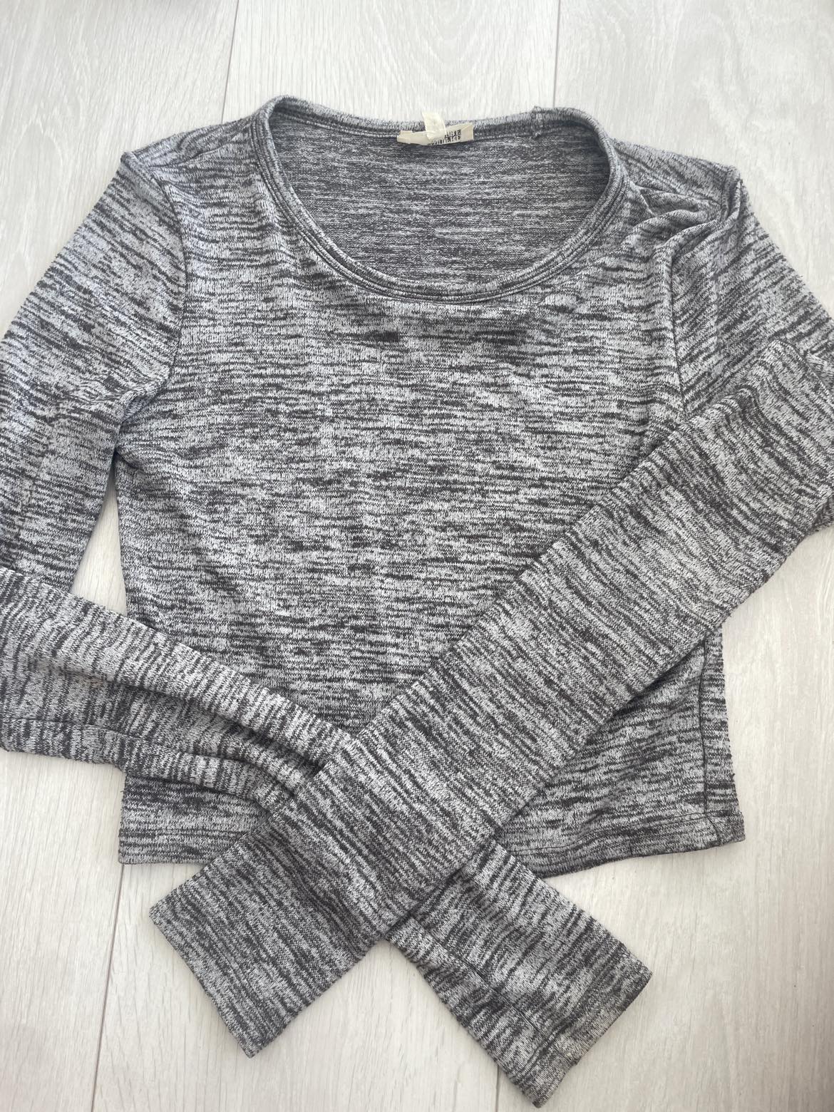 Aritzia Wilfred free long sleeve crop thumbnail
