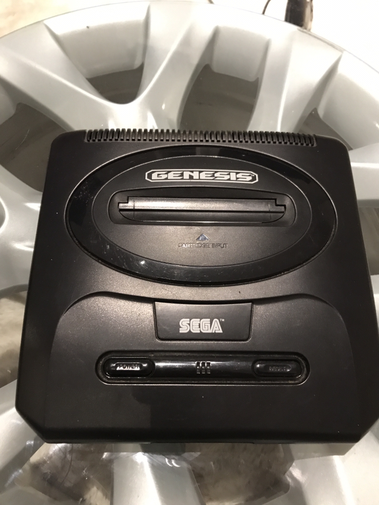 Sega Genesis with all cables & controllers + Mortal Kombat 2 thumbnail