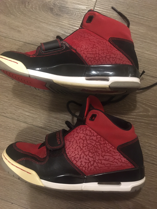 Authentic Jordan women shoes.Limited edition size 8 image indicator(4)