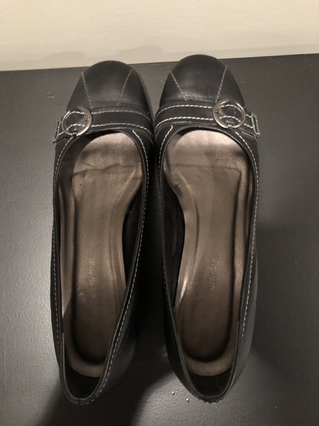 Leather Woman’s Flat Shoes thumbnail