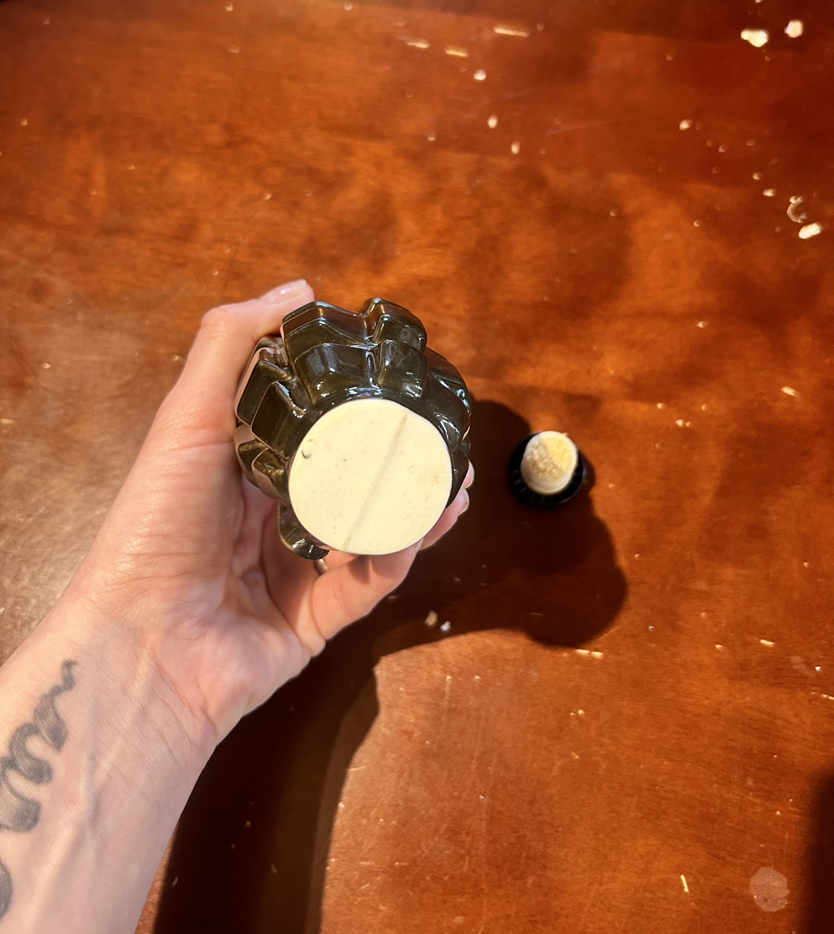 Novelty Grenade Shaped Flask image indicator(3)