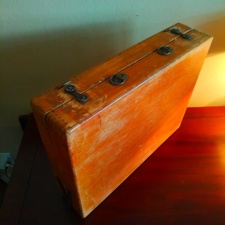 Vintage Grumbacher Dovetail Palette / Paint Case image indicator(2)