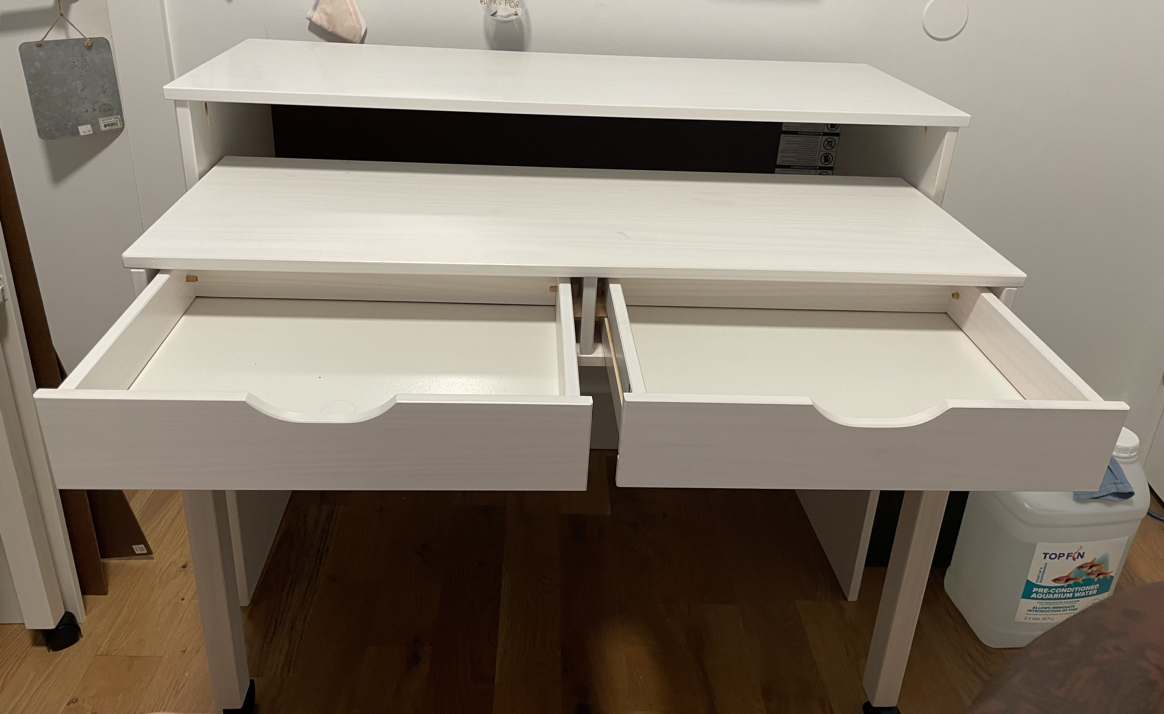White desk - photo 4