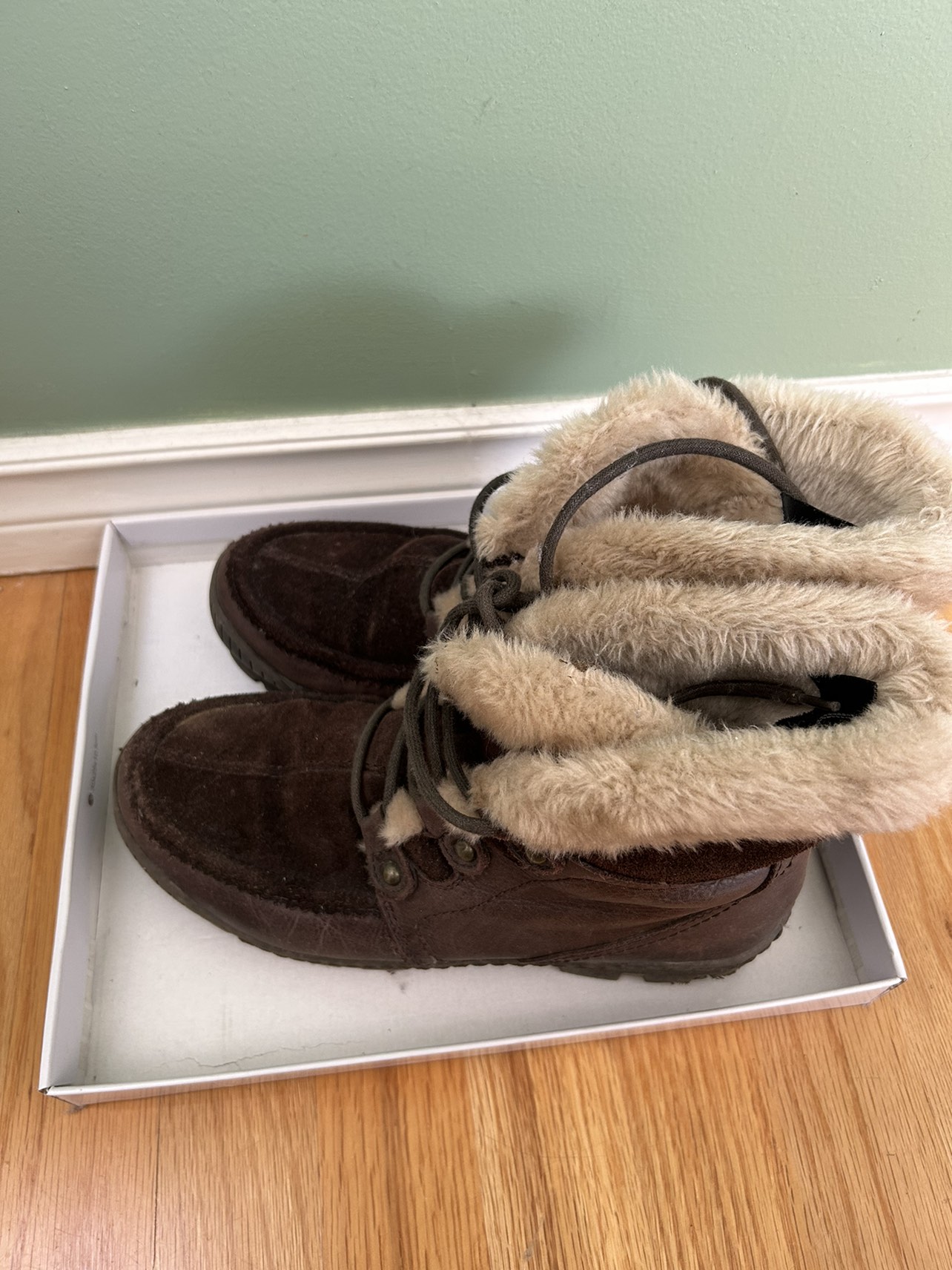 Roberto Vianni Women’s short winter leather boots size 8.5 image indicator(2)