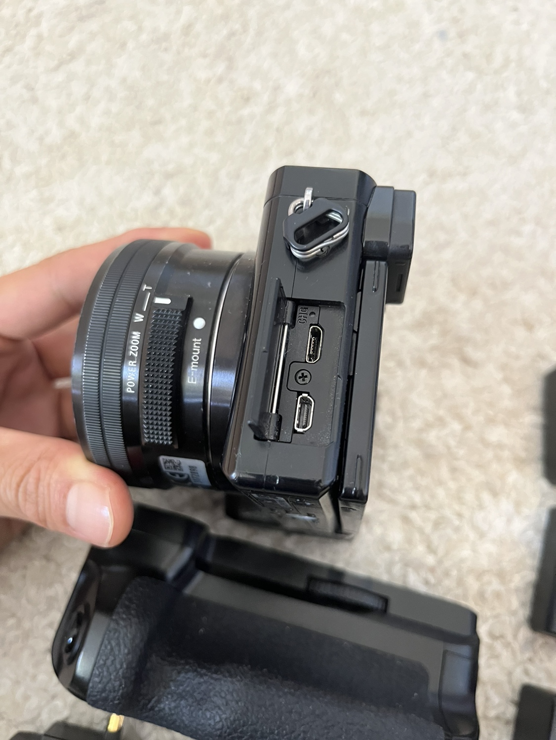 Sony A6000 Camera with 16-50mm lenses - photo 2