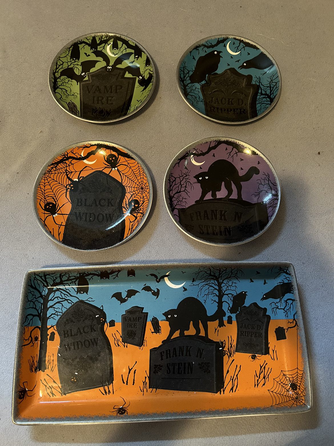 5 piece Halloween dish set